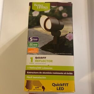 Better Homes and Gardens NIB Quickfit Spotlight